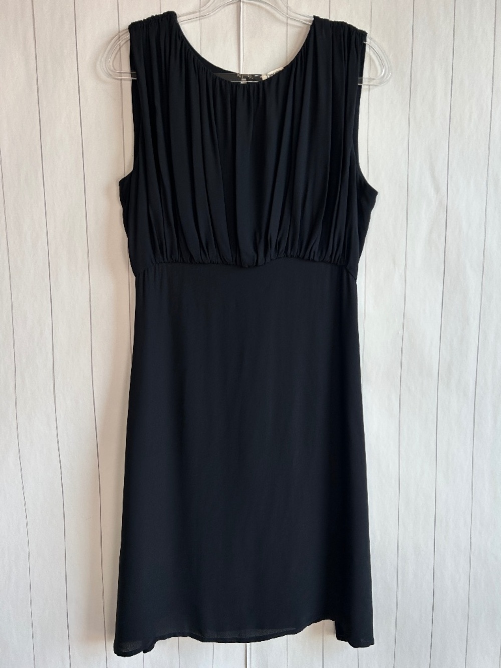 L'agence size 8 black sheath dress sleeveless pleated open back chiffon viscose